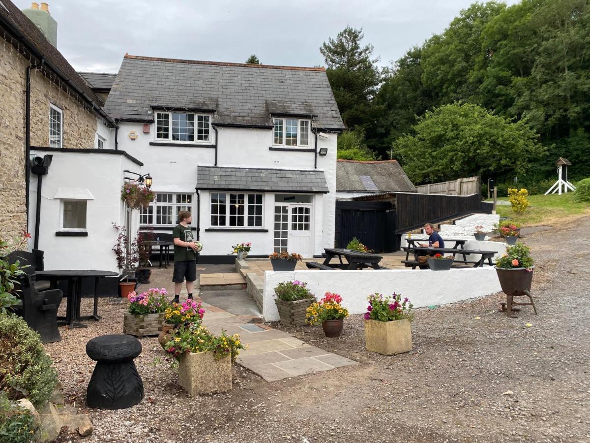 Chainbridge Usk Riverside Gastro Pub And Accommodation Trostrey Екстер'єр фото